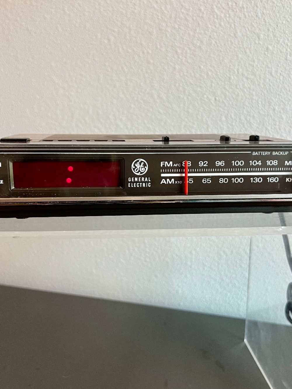 Vintage GE AM/FM Digital Clock Radio Woodgrain Alarm Clock Retro 80's Nostalgia